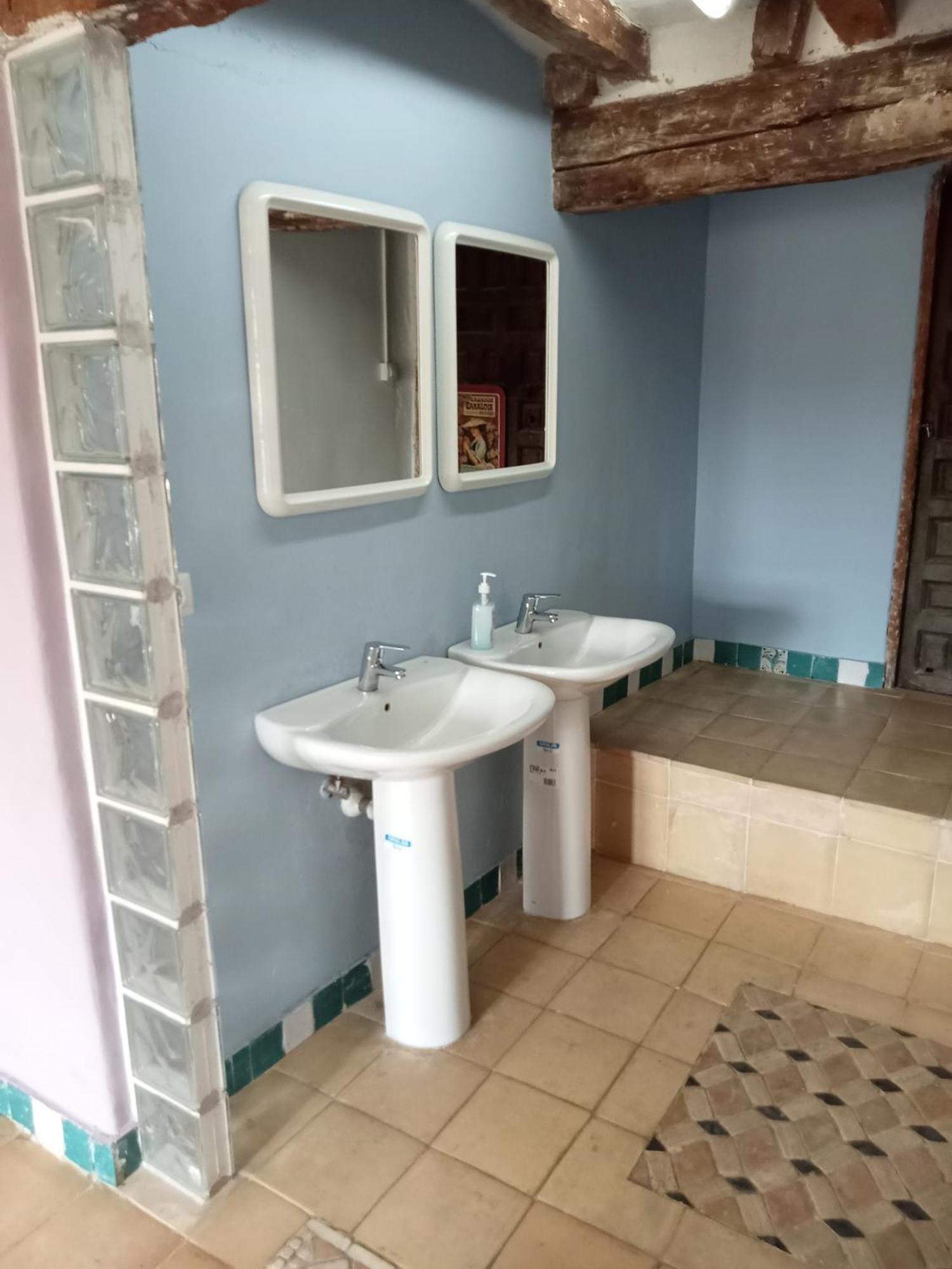 Albergue De Peregrinos Casa Nostra Castrojeriz Luaran gambar